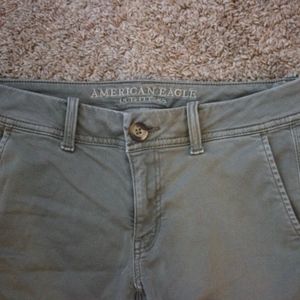 AEO Midi Twill Shorts Green Khaki Shorts Size 4